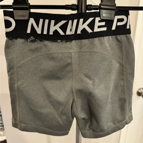 Nike Pro Kids Grey Shorts - Picture 3 of 4